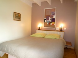 chambre-rose-gite-fourgeres