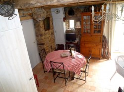 Salle à manger pour 4 personne dans le gite à Roz sur Couesnon